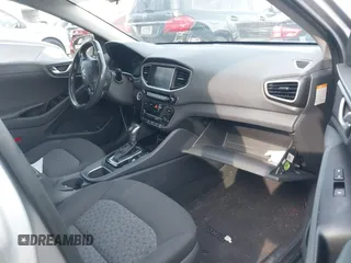 2019 Hyundai Ioniq z VIN KMHC65LD6KU181846, wystawiony jako IAAI lot #41752970 z przebiegiem 76 272 mil mil oraz . Historia ofert i sprzedaży dostępna na DreamBid. Obrazek 5.