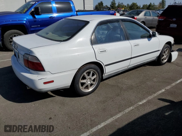 1997 Honda Accord LX with VIN 1HGCD5631VA187865, listed as a Copart auction lot 72278014 with 201,204 mi miles and Salvage Title. Bid and sale history available at carsss.com. Image 3.