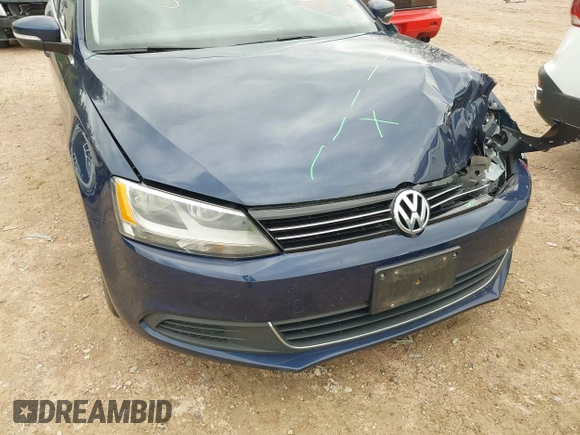 2013 Volkswagen Jetta Sedan SE w/Convenience/Sunroof with VIN 3VWBP7AJ3DM357905, listed as a IAAI auction lot 42065633 with 124,015 mi miles. Bid and sale history available at carsss.com. Image 14.