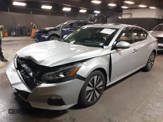 2019 Nissan Altima SV z VIN 1N4BL4DV1KC125884, wystawiony jako IAAI lot #42204200 z przebiegiem 75 388 mil mil oraz . Historia ofert i sprzedaży dostępna na DreamBid. Obrazek 6.