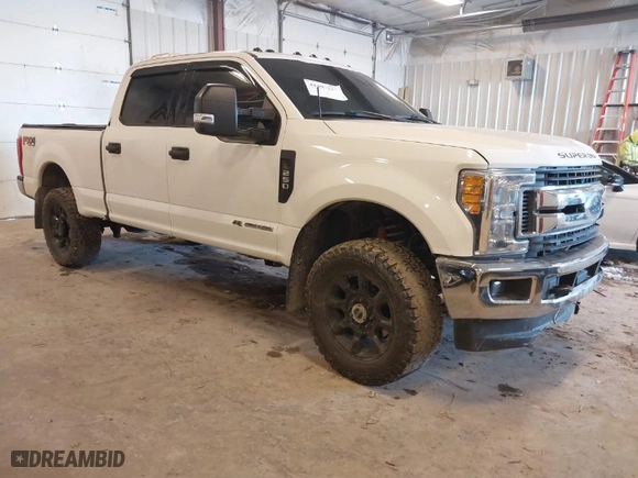 2017 Ford Super Duty F-250 SRW Lariat with VIN 1FT7W2BTXHEC81609, listed as a IAAI auction lot 41497213 with 176,644 mi miles. Bid and sale history available at carsss.com. Image 1.
