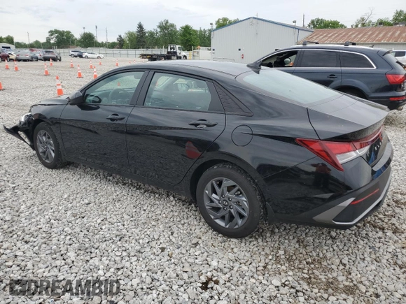 2024 Hyundai Elantra SEL z VIN KMHLM4DG0RU817597, wystawiony jako Copart lot #55959615 z przebiegiem 6 012 mil mil oraz Szkoda całkowita • Salvage title. Historia ofert i sprzedaży dostępna na DreamBid. Obrazek 2.