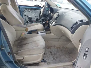 2007 Hyundai Elantra GLS z VIN KMHDU46D57U162616, wystawiony jako IAAI lot #42467244 z przebiegiem 78 434 mil mil oraz . Historia ofert i sprzedaży dostępna na DreamBid. Obrazek 5.