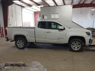 2022 Chevrolet Colorado 4WD LT z VIN 1GCHTCEA9N1116456, wystawiony jako IAAI lot #41503229 z przebiegiem 77 427 mil mil oraz . Historia ofert i sprzedaży dostępna na DreamBid. Obrazek 13.