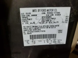 2005 Ford F-250 XL z VIN 1FTSX215X5EC77078, wystawiony jako Copart lot #43206515 z przebiegiem 174 764 mil mil oraz Szkoda całkowita • Salvage title. Historia ofert i sprzedaży dostępna na DreamBid. Obrazek 12.