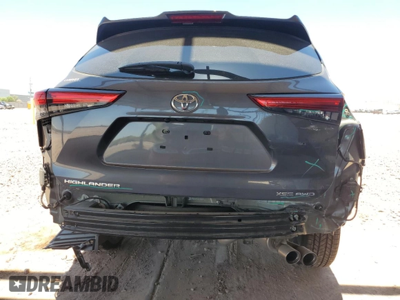 2022 Toyota Highlander XSE with VIN 5TDJZRBH2NS170804, listed as a Copart auction lot 61864415 with 39,705 mi miles and Salvage title. Bid and sale history available at DreamBid. Image 6.