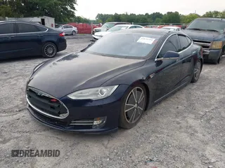 2013 Tesla Model S Performance с VIN 5YJSA1DP3DFP06177, выставлен на аукционе IAAI как лот 42675354 с пробегом 95 143 миль миль и . История ставок и продаж доступна на DreamBid. Изображение 2.