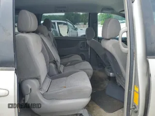 2007 Toyota Sienna CE z VIN 5TDZK23CX7S037499, wystawiony jako Copart lot #57774175 z przebiegiem 258 998 mil mil oraz Czysty tytuł • Clean title. Historia ofert i sprzedaży dostępna na DreamBid. Obrazek 11.