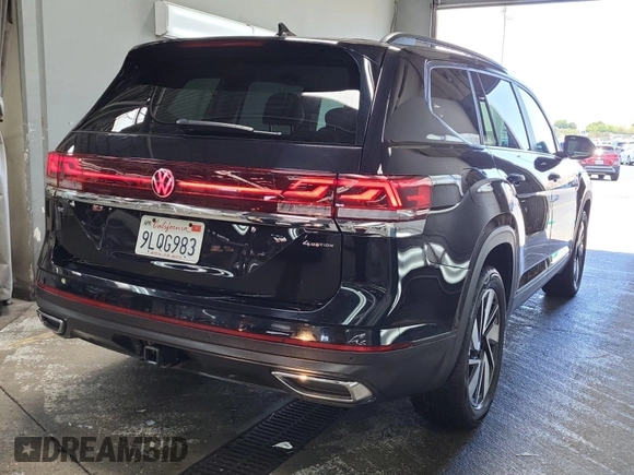 2024 Volkswagen Atlas SE with VIN 1V2HR2CA7RC565297, listed as a IAAI auction lot 42844488 with 24,398 mi miles and . Bid and sale history available at DreamBid. Image 16.