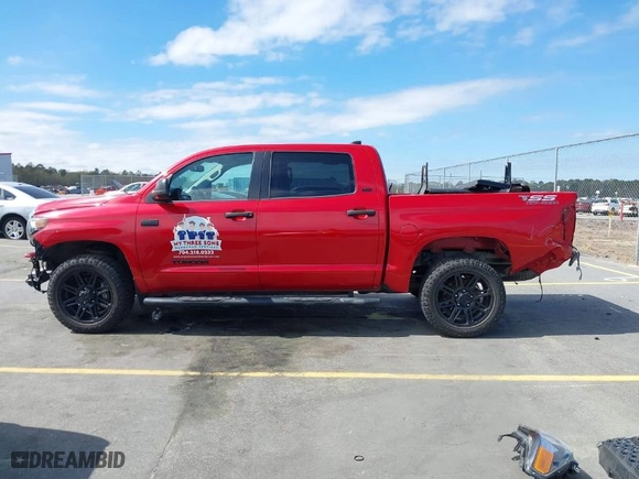 2020 Toyota Tundra 4WD SR5 with VIN 5TFDY5F11LX946434, listed as a IAAI auction lot 41752373 with 67,459 mi miles. Bid and sale history available at carsss.com. Image 15.