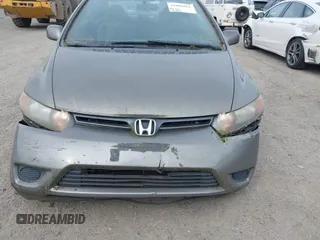 2008 Honda Civic Cpe LX with VIN 2HGFG12608H572210, listed as a IAAI auction lot 42004864 with 95,292 mi miles. Bid and sale history available at carsss.com. Image 6.