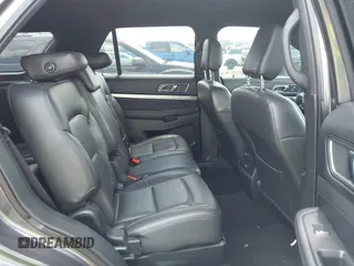 2018 Ford Explorer XLT z VIN 1FM5K7D8XJGC53906, wystawiony jako IAAI lot #42381320 z przebiegiem 142 782 mil mil oraz . Historia ofert i sprzedaży dostępna na DreamBid. Obrazek 8.