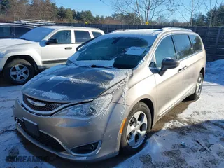 2017 Chrysler Pacifica Touring-L Plus with VIN 2C4RC1EG8HR635527, listed as a IAAI auction lot 41341517 with 136,415 mi miles. Bid and sale history available at carsss.com. Image 17.