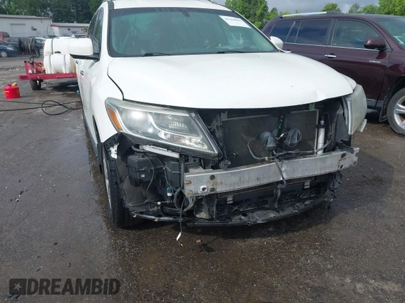 2015 Nissan Pathfinder Platinum with VIN 5N1AR2MM0FC696879, listed as a IAAI auction lot 42368003 with 120,650 mi miles and . Bid and sale history available at DreamBid. Image 6.