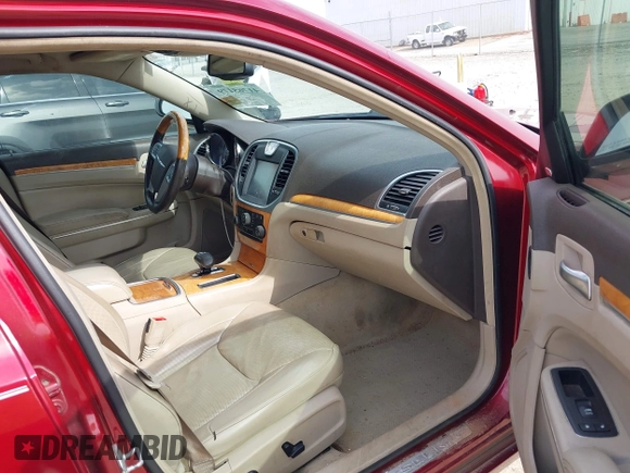 2014 Chrysler 300 C z VIN 2C3CCAEG3EH355185, wystawiony jako IAAI lot #41765179 z przebiegiem 243 059 mil mil oraz . Historia ofert i sprzedaży dostępna na DreamBid. Obrazek 5.