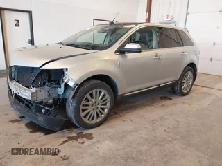 2012 Lincoln MKX z VIN 2LMDJ8JK6CBL06779, wystawiony jako IAAI lot #42211295 z przebiegiem 176 165 mil mil oraz . Historia ofert i sprzedaży dostępna na DreamBid. Obrazek 2.