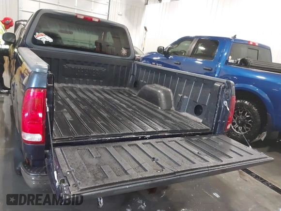 2001 Ford F-150 XL z VIN 1FTRX17L61NB44147, wystawiony jako IAAI lot #41464804 z przebiegiem 130 860 mil mil oraz . Historia ofert i sprzedaży dostępna na DreamBid. Obrazek 18.