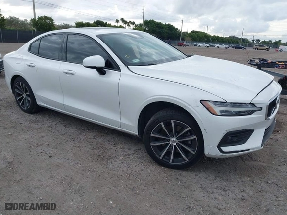 2021 Volvo S60 Momentum with VIN 7JR102FK8MG080882, listed as a IAAI auction lot 41192173 with 59,739 mi miles. Bid and sale history available at carsss.com. Image 1.