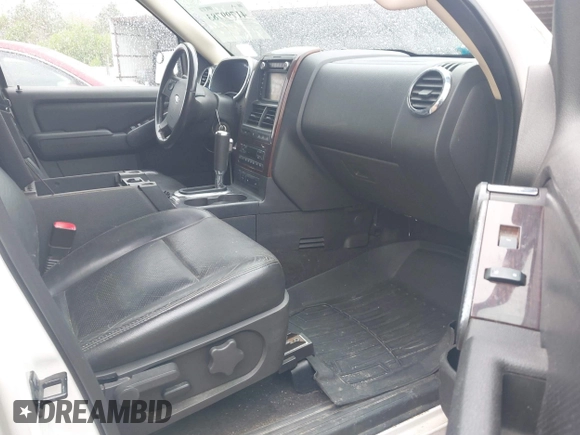 2010 Ford Explorer Limited with VIN 1FMEU7F89AUA75768, listed as a IAAI auction lot 41799783 with 224,293 mi miles. Bid and sale history available at carsss.com. Image 5.