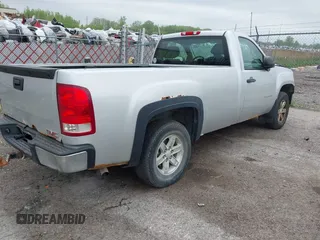 2010 GMC Sierra 1500 Work Truck z VIN 1GTPCTEX1AZ209435, wystawiony jako IAAI lot #42252554 z przebiegiem 172 989 mil mil oraz . Historia ofert i sprzedaży dostępna na DreamBid. Obrazek 4.