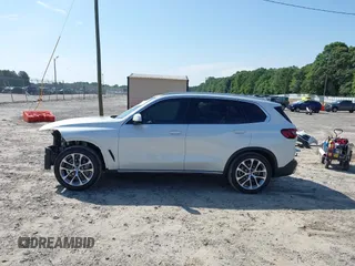 2023 BMW X5 xDrive40i with VIN 5UXCR6C09P9R25706, listed as a IAAI auction lot 42446957 with 34,004 mi miles and . Bid and sale history available at DreamBid. Image 15.