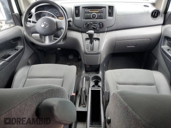 2015 Nissan NV200 S z VIN 3N6CM0KN9FK711799, wystawiony jako Copart lot #53645765 z przebiegiem 105 226 mil mil oraz Szkoda całkowita • Salvage title. Historia ofert i sprzedaży dostępna na DreamBid. Obrazek 8.