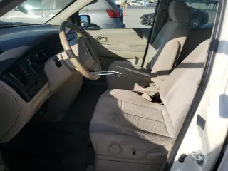 2004 Mazda MPV ES with VIN JM3LW28J940515726, listed as a Copart auction lot 74640324 with 211,688 mi miles and Salvage Title. Bid and sale history available at carsss.com. Image 7.