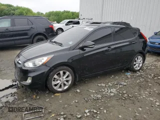 2013 Hyundai Accent SE z VIN KMHCU5AE6DU074784, wystawiony jako Copart lot #55150945 z przebiegiem 123 505 mil mil oraz Szkoda całkowita • Salvage title. Historia ofert i sprzedaży dostępna na DreamBid. Obrazek 1.