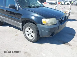 2005 Ford Escape XLT с VIN 1FMYU93135KB23105, выставлен на аукционе IAAI как лот 41849131 с пробегом 164 645 миль миль и . История ставок и продаж доступна на DreamBid. Изображение 6.