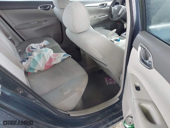 2014 Nissan Sentra SV with VIN 3N1AB7AP9EY315527, listed as a IAAI auction lot 41386467 with 131,162 mi miles. Bid and sale history available at carsss.com. Image 8.