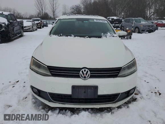 2014 Volkswagen Jetta Comfortline z VIN 3VWDL7AJ9EM398898, wystawiony jako Copart lot #86367554 z przebiegiem Nie podano mil oraz Czysty tytuł • Clean title. Historia ofert i sprzedaży dostępna na DreamBid. Obrazek 5.