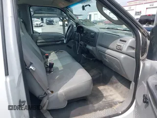 2007 Ford F-350 XL with VIN 1FDSF34517EA59162, listed as a IAAI auction lot 42078537 with 145,794 mi miles and . Bid and sale history available at DreamBid. Image 5.