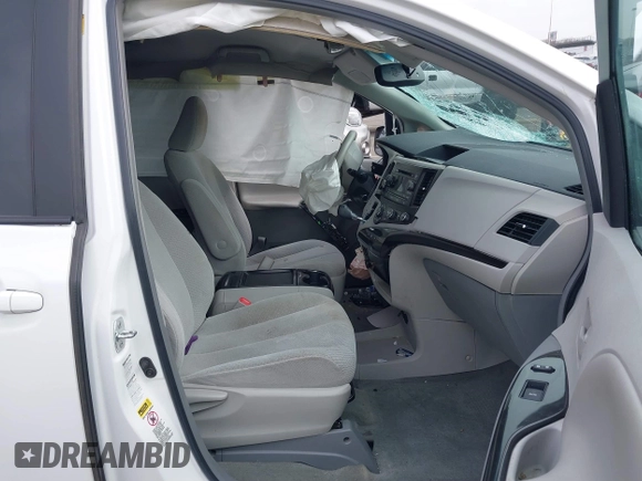 2011 Toyota Sienna LE with VIN 5TDJK3DC7BS029435, listed as a IAAI auction lot 41801955 with 1 mi miles. Bid and sale history available at carsss.com. Image 5.