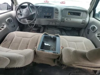 1998 Chevrolet Silverado 3500 z VIN 1GCGC33R1WF060103, wystawiony jako Copart lot #73384094 z przebiegiem 362 070 mil mil oraz Szkoda całkowita • Salvage title. Historia ofert i sprzedaży dostępna na DreamBid. Obrazek 8.