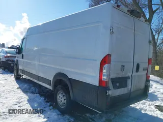 2020 Ram ProMaster Cargo with VIN 3C6URVJGXLE122352, listed as a IAAI auction lot 41331553 with 492,649 mi miles and . Bid and sale history available at carsss.com. Image 3.