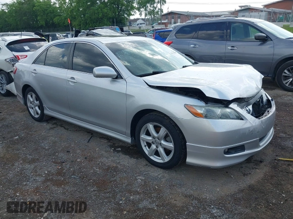 2008 Toyota Camry LE z VIN 4T1BE46K98U753908, wystawiony jako IAAI lot #42144867 z przebiegiem 158 520 mil mil oraz . Historia ofert i sprzedaży dostępna na DreamBid. Obrazek 1.