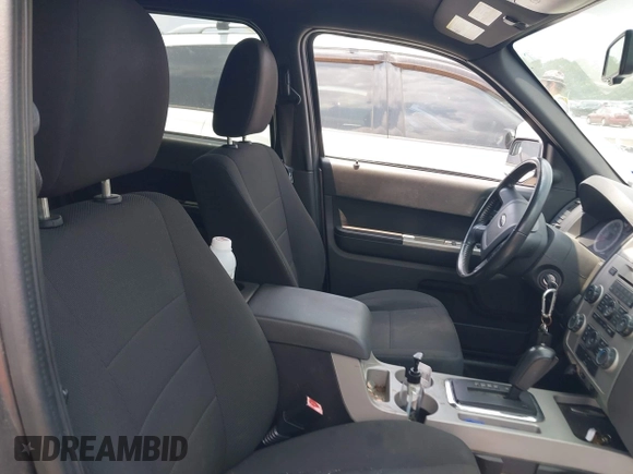 2010 Ford Escape XLT z VIN 1FMCU9DG3AKA55265, wystawiony jako IAAI lot #42414416 z przebiegiem 196 168 mil mil oraz . Historia ofert i sprzedaży dostępna na DreamBid. Obrazek 5.