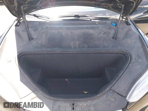 2018 Tesla Model S 75D z VIN 5YJSA1E25JF292480, wystawiony jako IAAI lot #42244185 z przebiegiem 42 199 mil mil oraz . Historia ofert i sprzedaży dostępna na DreamBid. Obrazek 10.