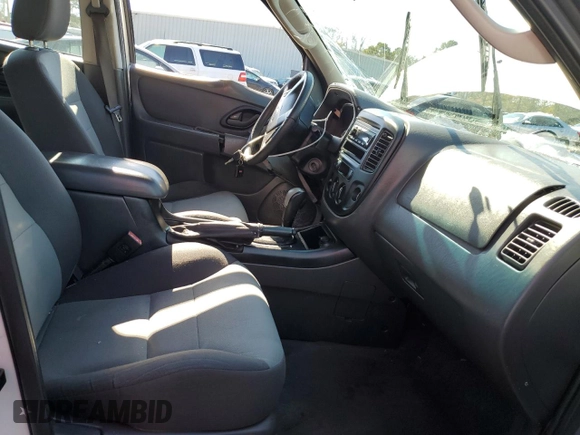 2006 Ford Escape XLS с VIN 1FMYU02Z76KC13880, выставлен на аукционе Copart как лот 45431285 с пробегом 133 326 миль миль и Чистый • Clean title. История ставок и продаж доступна на DreamBid. Изображение 7.