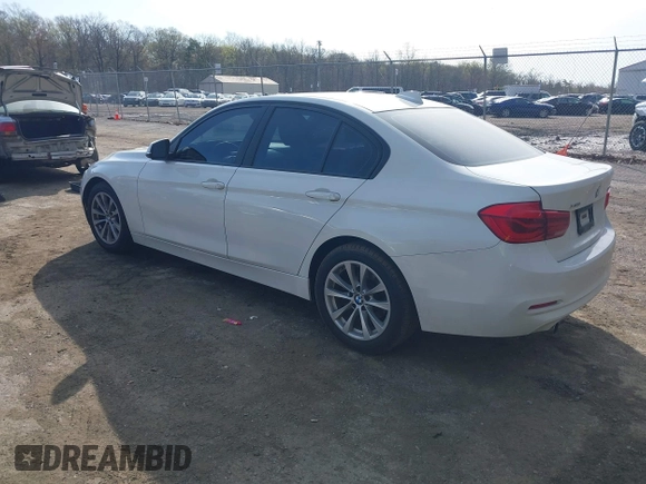 2018 BMW 3 Series 320i xDrive with VIN WBA8E5G53JNV03347, listed as a IAAI auction lot 41908985 with 122,111 mi miles. Bid and sale history available at carsss.com. Image 3.