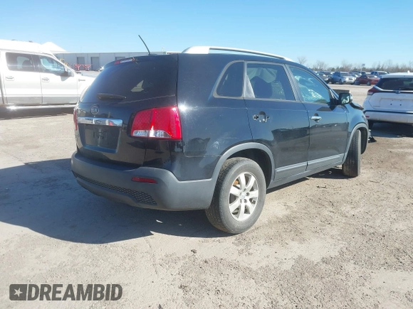 2013 Kia Sorento LX with VIN 5XYKT4A2XDG371836, listed as a IAAI auction lot 41691256 with 1 mi miles. Bid and sale history available at carsss.com. Image 4.