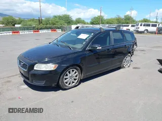 2009 Volvo V50 2.4L с VIN YV1MW382792460372, выставлен на аукционе IAAI как лот 41871838 с пробегом Не указан миль и . История ставок и продаж доступна на DreamBid. Изображение 2.