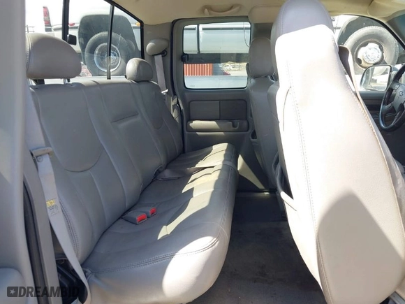 2003 Chevrolet Silverado 1500 LT with VIN 1GCEK19T83E128013, listed as a IAAI auction lot 41765827 with 195,646 mi miles. Bid and sale history available at carsss.com. Image 8.