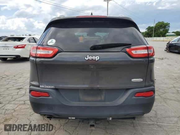2017 Jeep Cherokee Latitude z VIN 1C4PJLCB5HW554279, wystawiony jako Copart lot #56972145 z przebiegiem 117 164 mil mil oraz Szkoda całkowita • Salvage title. Historia ofert i sprzedaży dostępna na DreamBid. Obrazek 6.