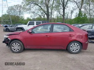 2010 Kia Forte EX z VIN KNAFU4A25A5062713, wystawiony jako IAAI lot #42134087 z przebiegiem 167 620 mil mil oraz . Historia ofert i sprzedaży dostępna na DreamBid. Obrazek 14.