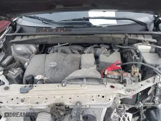 2018 Toyota Highlander SE with VIN 5TDJZRFH1JS871340, listed as a IAAI auction lot 41822102 with 60,020 mi miles. Bid and sale history available at carsss.com. Image 10.
