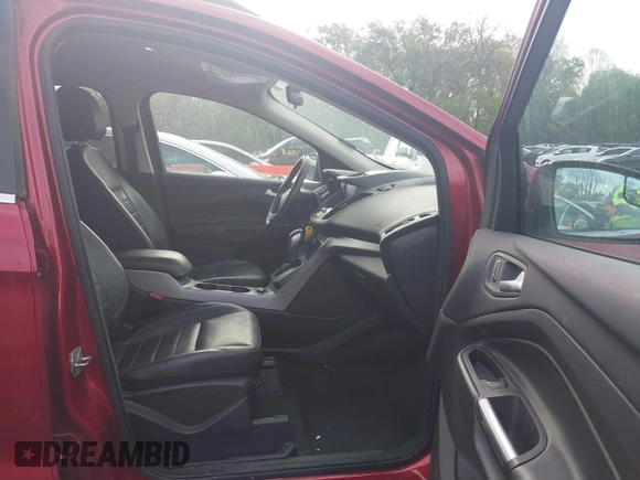 2014 Ford Escape SE with VIN 1FMCU0GX4EUB78963, listed as a IAAI auction lot 42110927 with 149,799 mi miles. Bid and sale history available at carsss.com. Image 5.