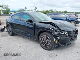 2024 Ford Mustang Mach-E Premium z VIN 3FMTK3R72RMA42779, wystawiony jako IAAI lot #42099121 z przebiegiem 1791 mil mil oraz . Historia ofert i sprzedaży dostępna na DreamBid. Obrazek 1.