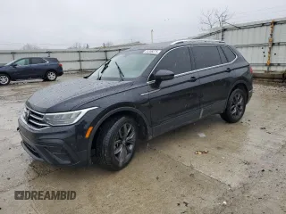 2023 Volkswagen Tiguan SE z VIN 3VVNB7AX0PM100371, wystawiony jako Copart lot #51858375 z przebiegiem 46 940 mil mil oraz Szkoda całkowita • Salvage title. Historia ofert i sprzedaży dostępna na DreamBid. Obrazek 1.