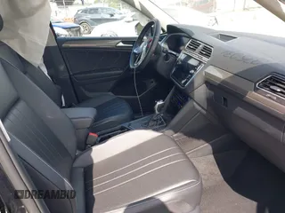 2024 Volkswagen Tiguan SE with VIN 3VV3B7AX7RM029891, listed as a IAAI auction lot 42087357 with 43,636 mi miles and . Bid and sale history available at DreamBid. Image 5.